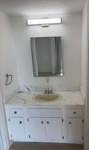 2400 Presidential Way 403, West Palm Beach, FL 33401
