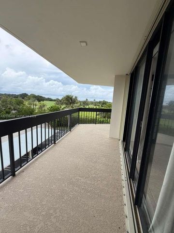 2400 Presidential Way 403, West Palm Beach, FL 33401