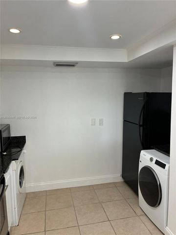 2400 Presidential Way 403, West Palm Beach, FL 33401