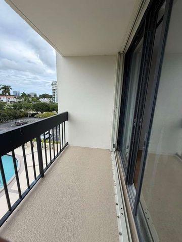 2400 Presidential Way 403, West Palm Beach, FL 33401