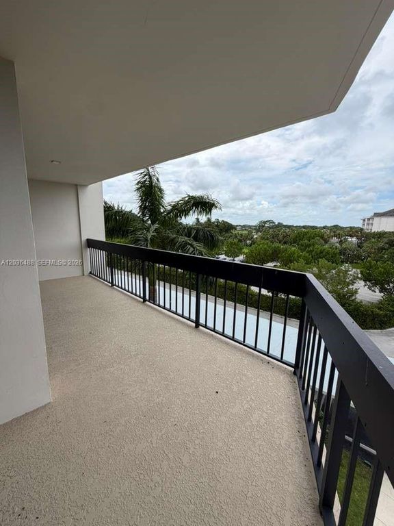 2400 Presidential Way 403, West Palm Beach, FL 33401