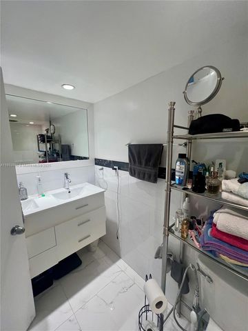 5838 Collins Ave 14D, Miami Beach, FL 33140