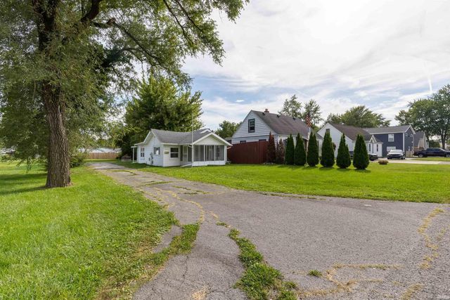 2215 Rehm Drive, Fort Wayne, IN 46819