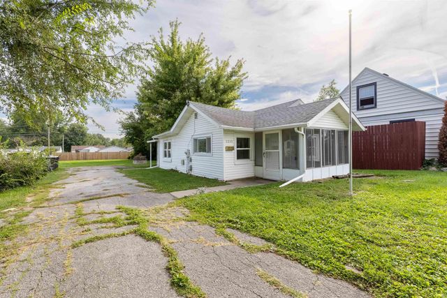 2215 Rehm Drive, Fort Wayne, IN 46819