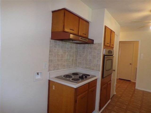 10707 Carvel Lane, Houston, TX 77072