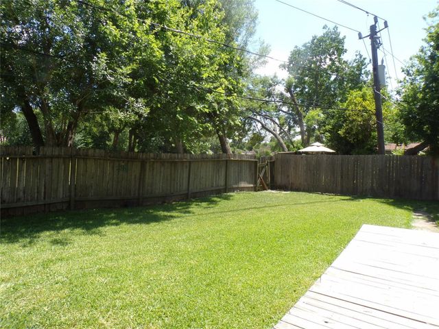 10707 Carvel Lane, Houston, TX 77072