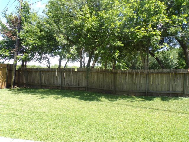 10707 Carvel Lane, Houston, TX 77072