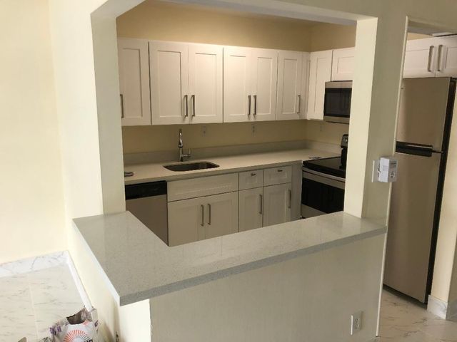 505 S Pine Island Road, Fort Lauderdale, FL 33324