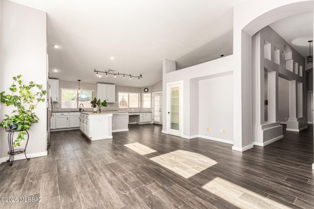 10720 E Silver Vein Drive, Tucson, AZ 85748