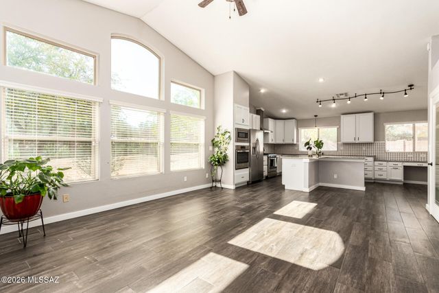 10720 E Silver Vein Drive, Tucson, AZ 85748