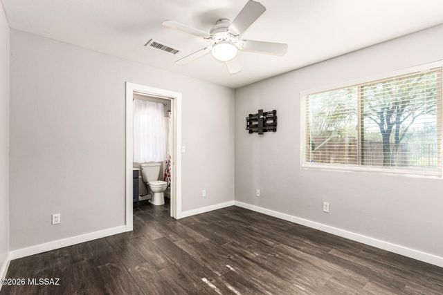 10720 E Silver Vein Drive, Tucson, AZ 85748