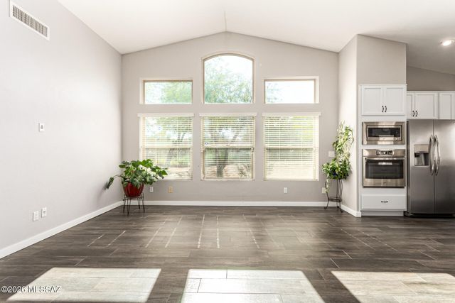 10720 E Silver Vein Drive, Tucson, AZ 85748