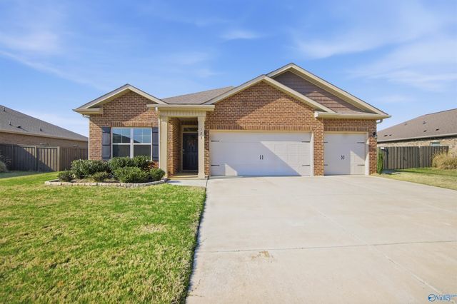 123 Blackburn Trace, Huntsville, AL 35811