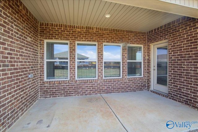 123 Blackburn Trace, Huntsville, AL 35811