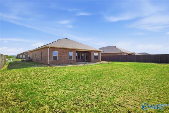 123 Blackburn Trace, Huntsville, AL 35811