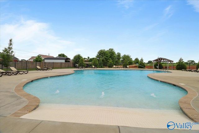 123 Blackburn Trace, Huntsville, AL 35811