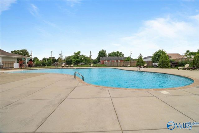 123 Blackburn Trace, Huntsville, AL 35811