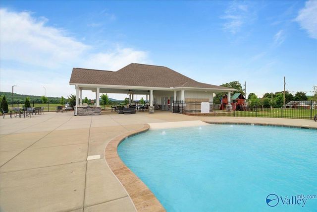 123 Blackburn Trace, Huntsville, AL 35811