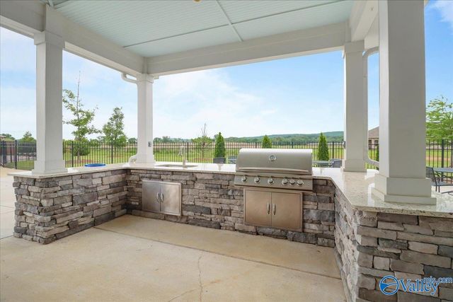 123 Blackburn Trace, Huntsville, AL 35811