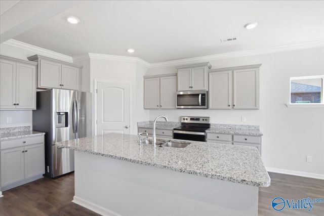 123 Blackburn Trace, Huntsville, AL 35811