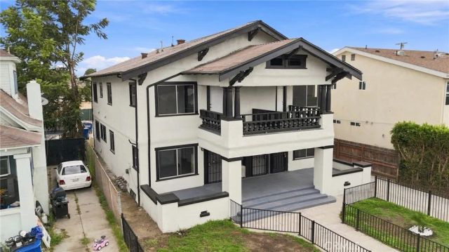 611 W 46th, Los Angeles, CA 90037
