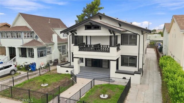 611 W 46th, Los Angeles, CA 90037