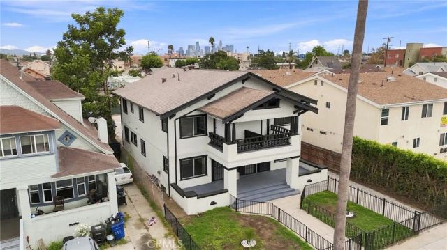 611 W 46th, Los Angeles, CA 90037