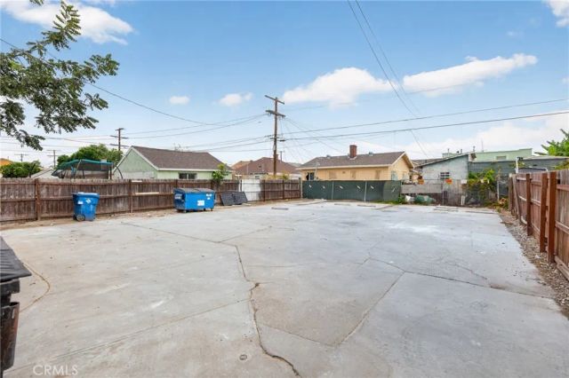 611 W 46th, Los Angeles, CA 90037