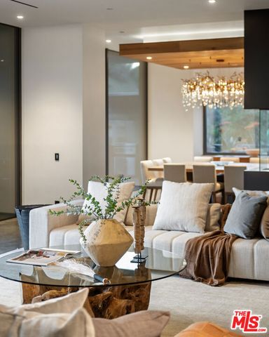 2341 Gloaming Way, Beverly Hills, CA 90210