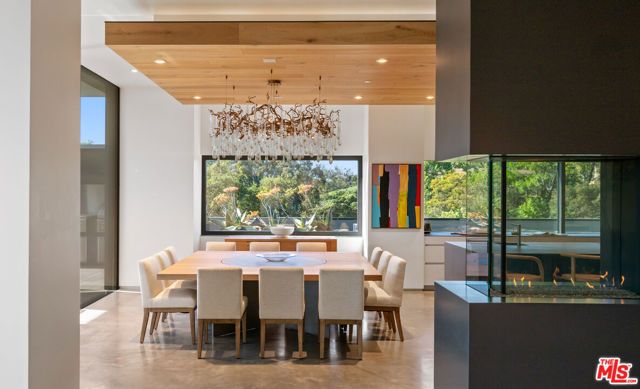 2341 Gloaming Way, Beverly Hills, CA 90210