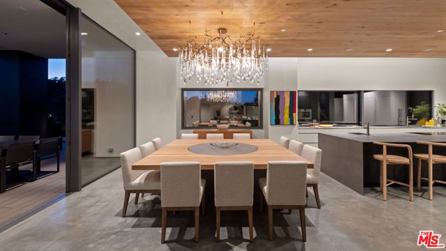 2341 Gloaming Way, Beverly Hills, CA 90210