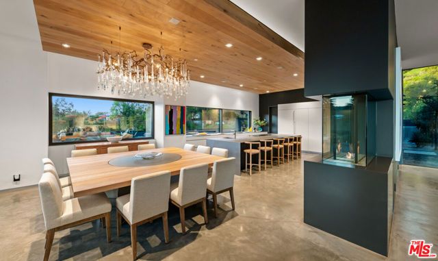 2341 Gloaming Way, Beverly Hills, CA 90210