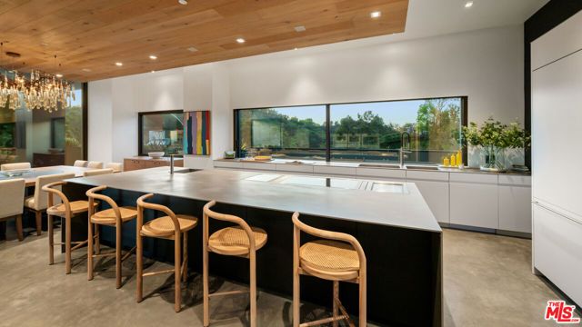 2341 Gloaming Way, Beverly Hills, CA 90210