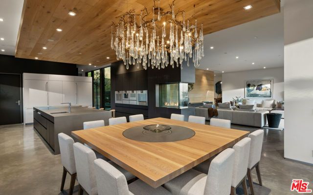 2341 Gloaming Way, Beverly Hills, CA 90210