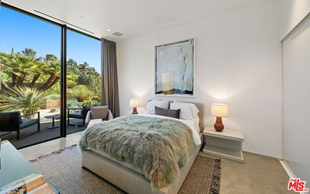 2341 Gloaming Way, Beverly Hills, CA 90210