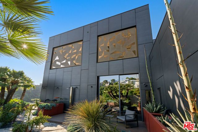 2341 Gloaming Way, Beverly Hills, CA 90210