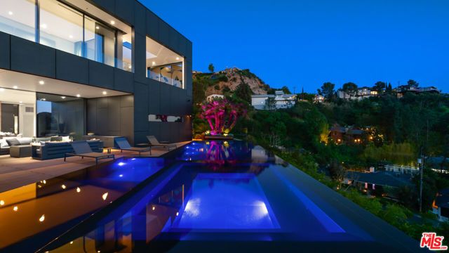 2341 Gloaming Way, Beverly Hills, CA 90210