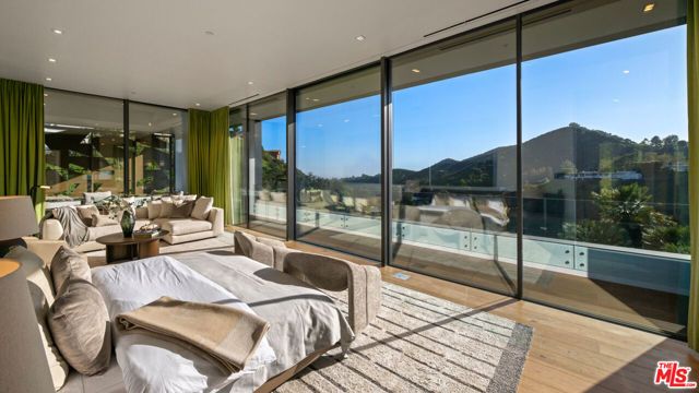 2341 Gloaming Way, Beverly Hills, CA 90210