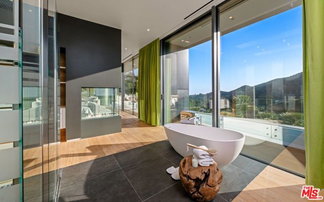 2341 Gloaming Way, Beverly Hills, CA 90210