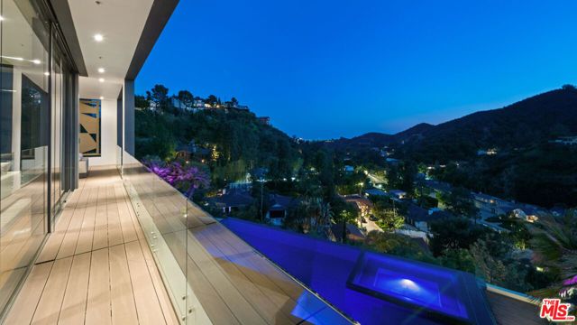 2341 Gloaming Way, Beverly Hills, CA 90210