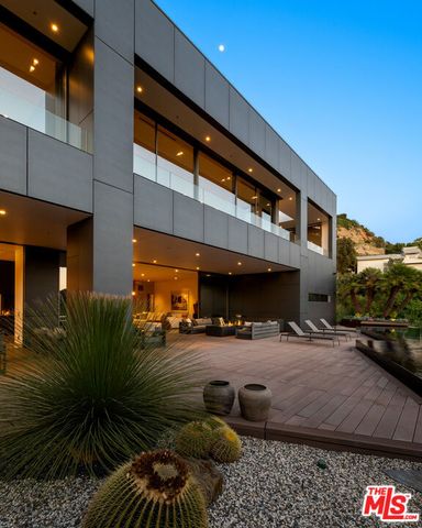 2341 Gloaming Way, Beverly Hills, CA 90210