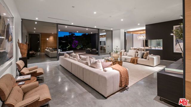 2341 Gloaming Way, Beverly Hills, CA 90210