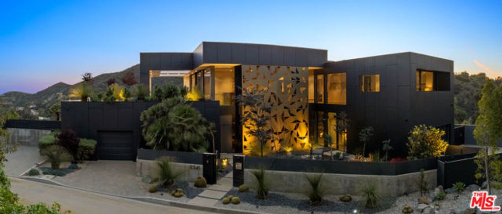 2341 Gloaming Way, Beverly Hills, CA 90210