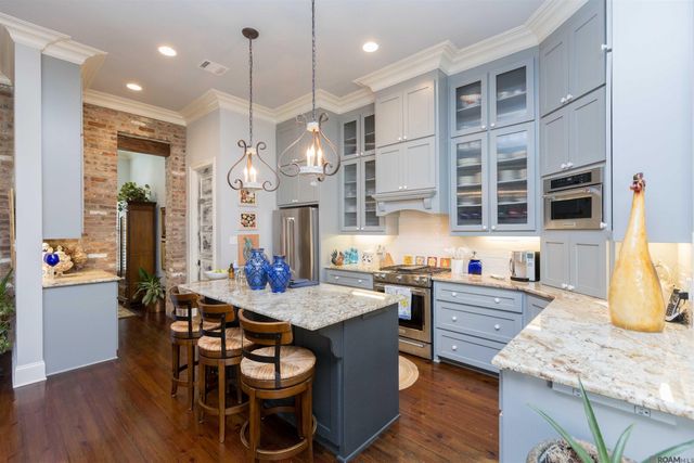 1922 Sugar Cane Ln, Baton Rouge, LA 70810
