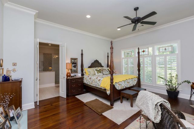 1922 Sugar Cane Ln, Baton Rouge, LA 70810
