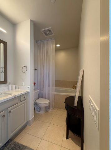 4899 Montrose Boulevard 1513, Houston, TX 77006