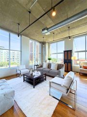 4899 Montrose Boulevard 1513, Houston, TX 77006
