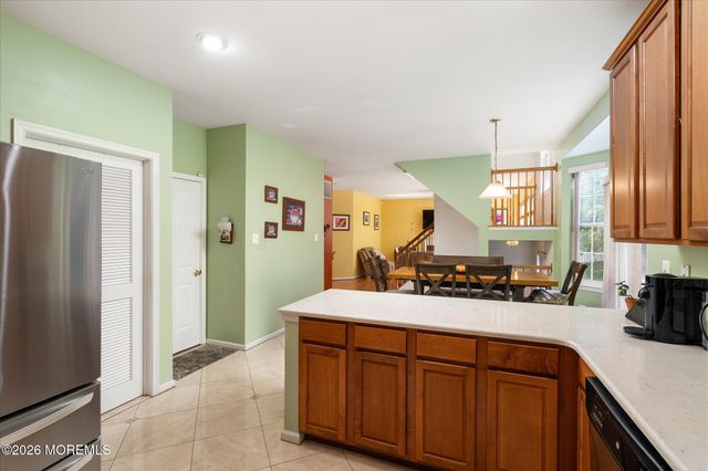 1 Warwick Place, East Windsor, NJ 08520