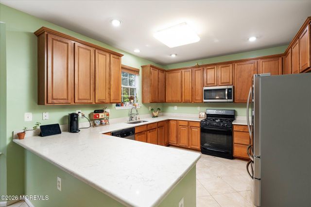 1 Warwick Place, East Windsor, NJ 08520