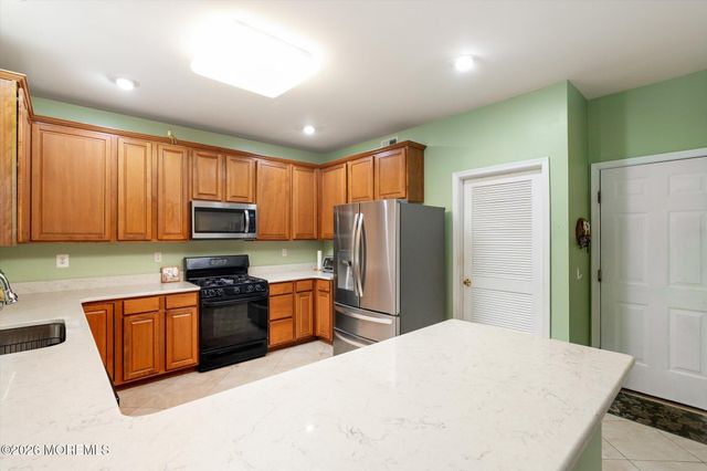 1 Warwick Place, East Windsor, NJ 08520